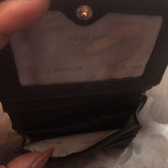 Michael Kors signature bifold wallet - Picture 11 of 17